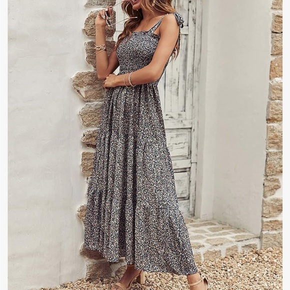 Sweet Floral Print Tie Strap Square Neck Tiered Skirt
Boho Maxi Dress - L - Picture 4 of 5